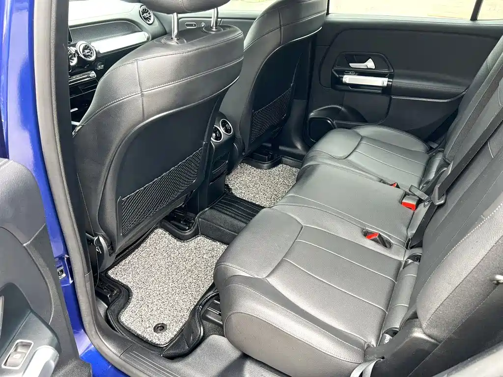 Mercedes-Benz GLB — миниатюра 7