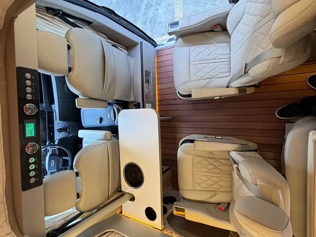 Ford Transit — миниатюра 8
