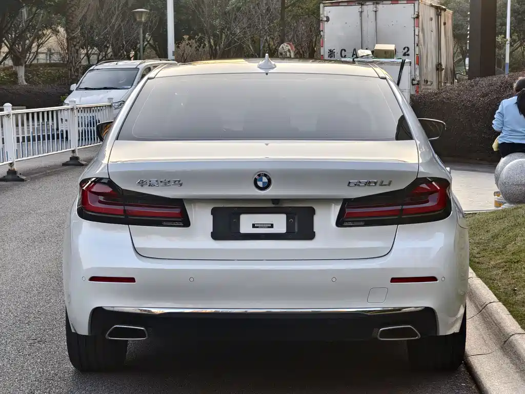 BMW 5 SERIES