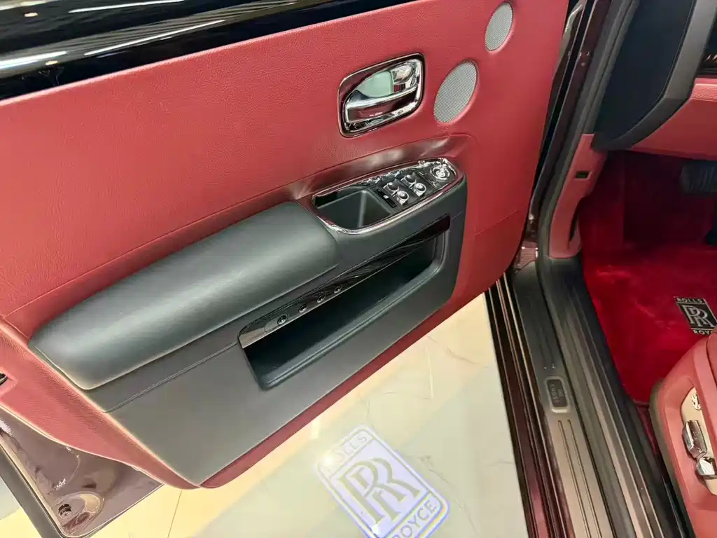 Rolls-Royce Ghost — миниатюра 6