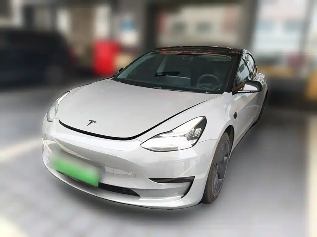 Tesla Model 3 — миниатюра 3