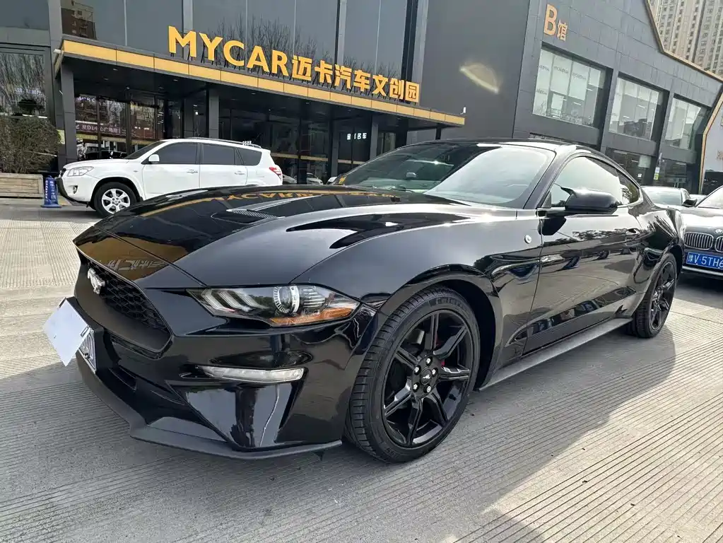 FORD MUSTANG
