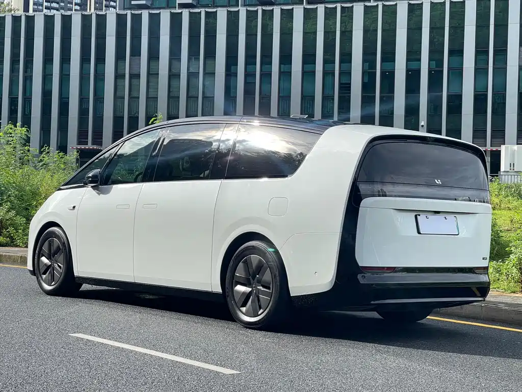 Li Auto Li MEGA — миниатюра 4