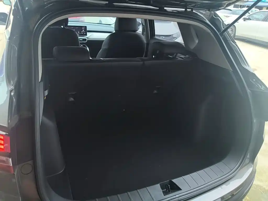 Geely Binyue — миниатюра 19