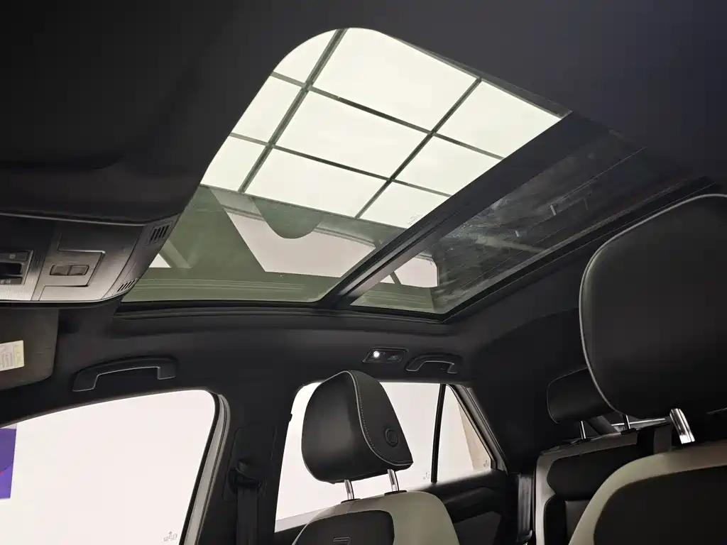 Volkswagen T-Roc — миниатюра 16