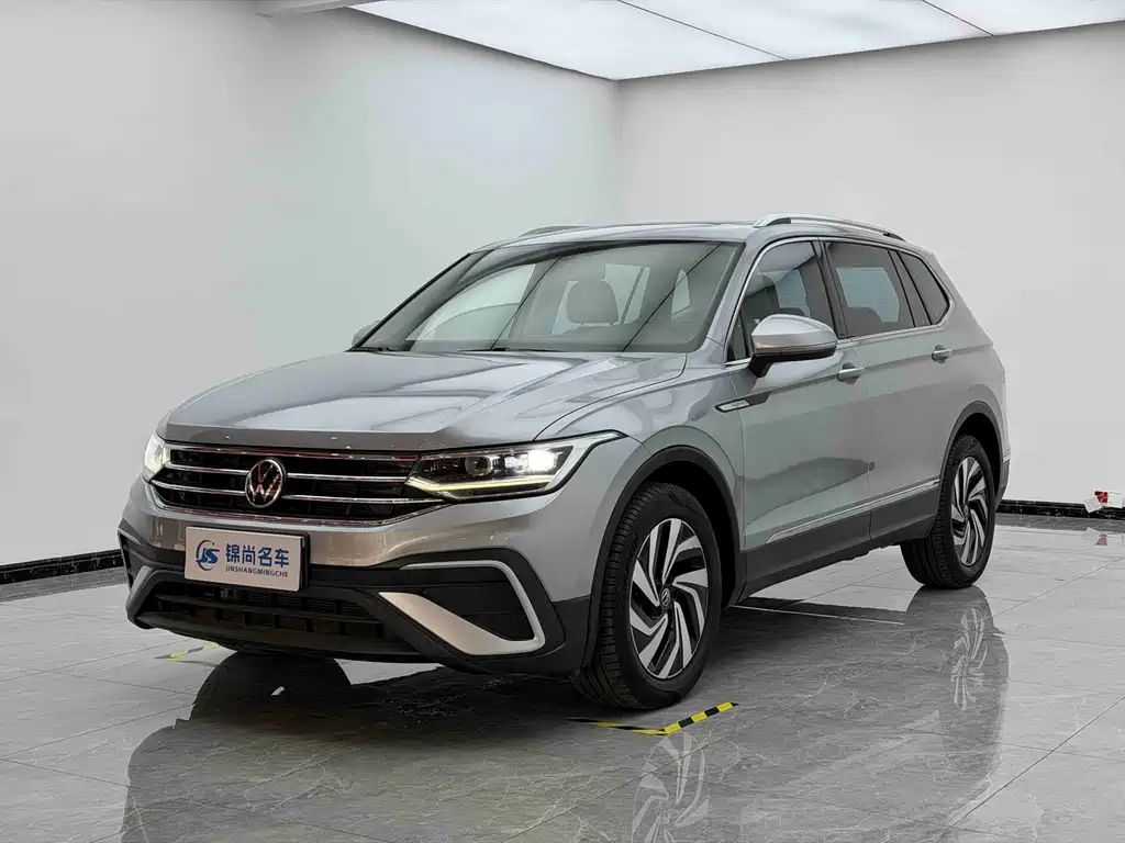 Volkswagen Tiguan L L 2022 330TSI AT Smart