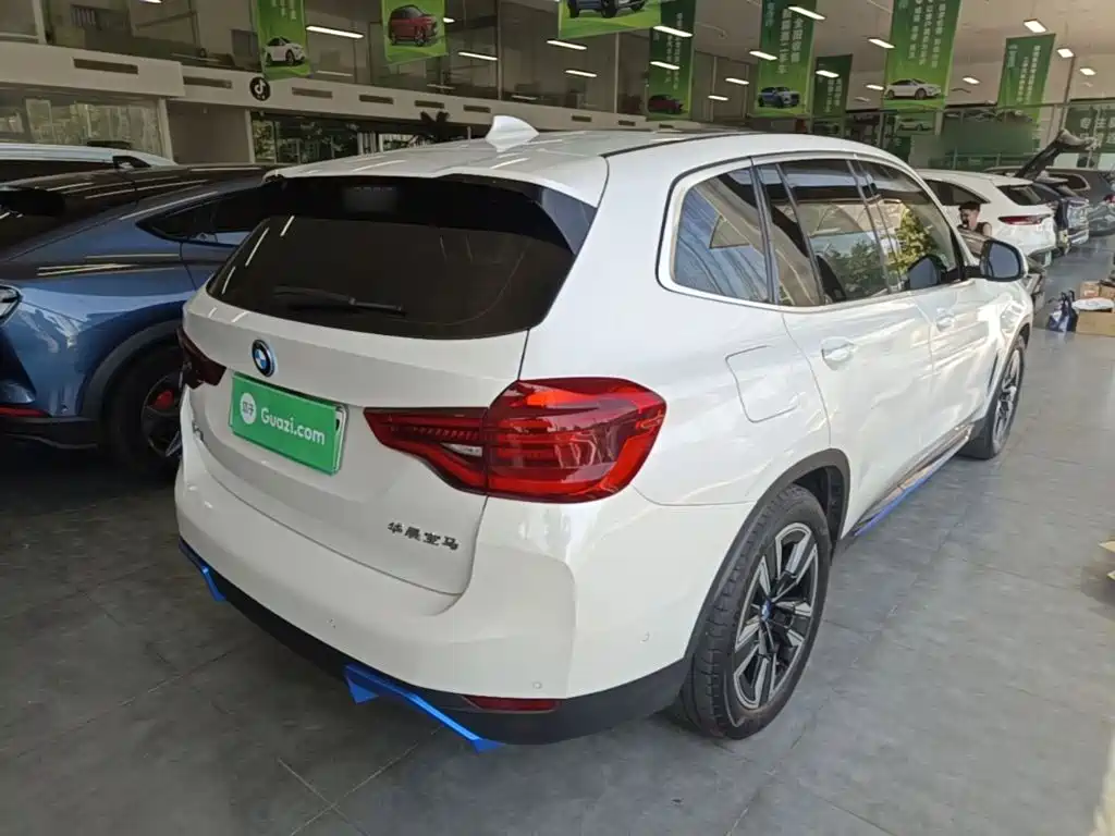 BMW iX3 — миниатюра 7