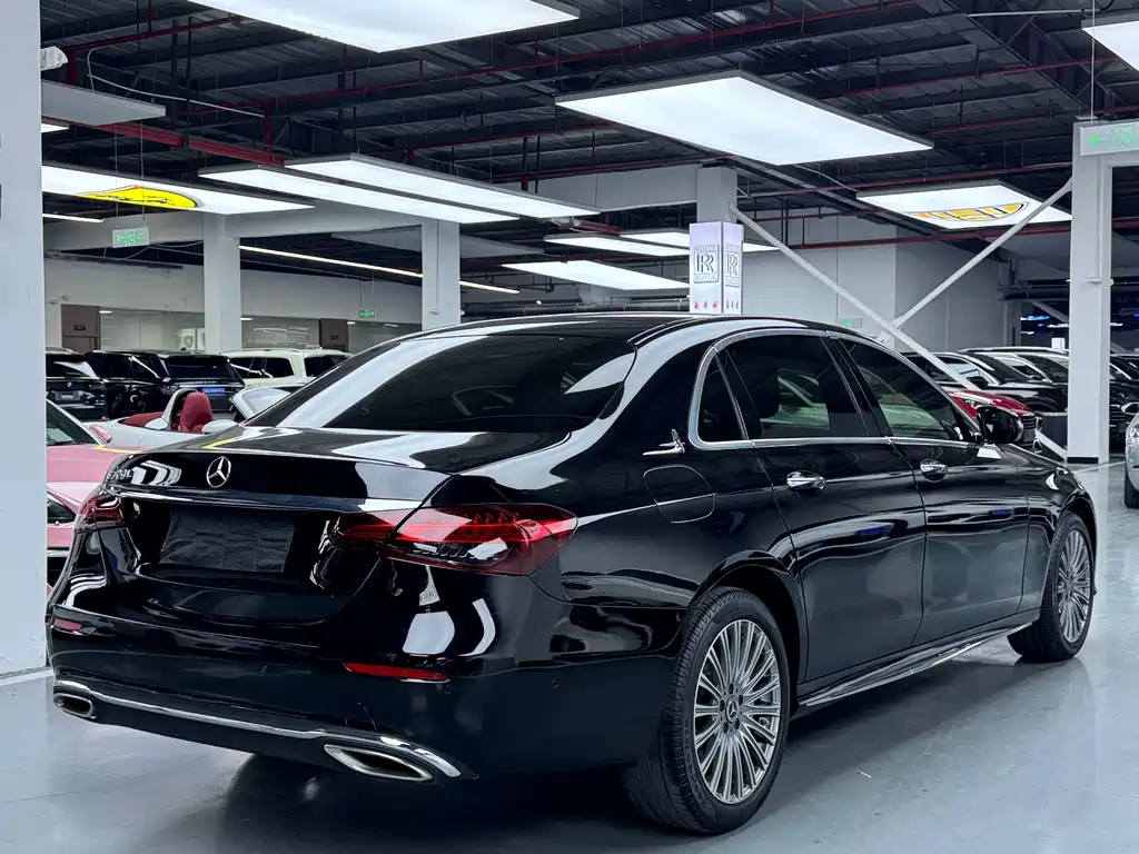 MERCEDES-BENZ E CLASS