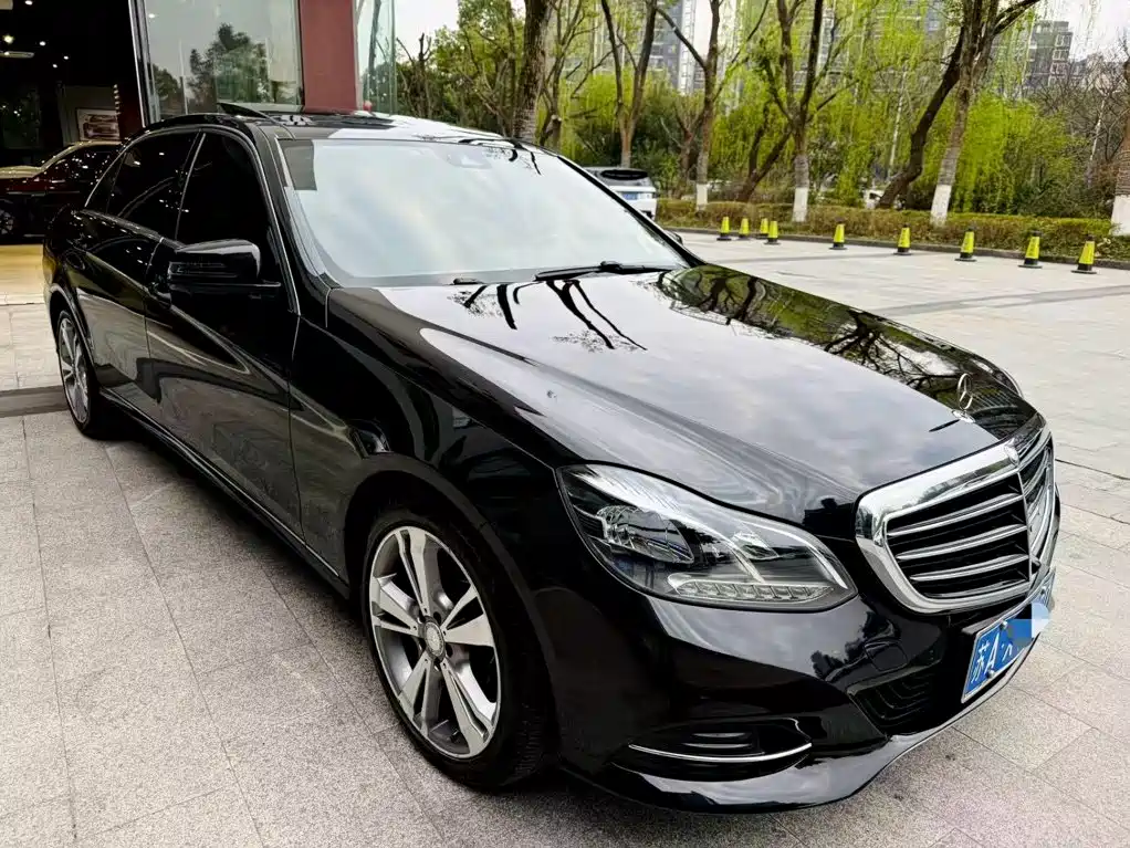 Mercedes-Benz E-Class — миниатюра 4