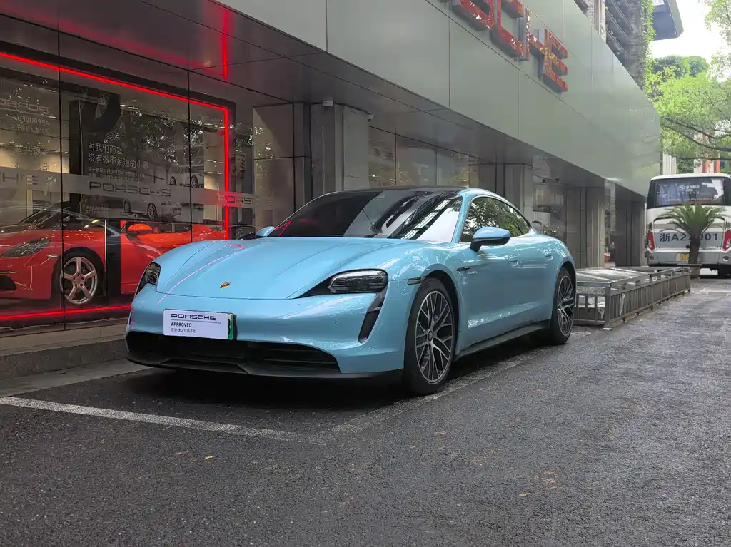 Porsche Taycan 2022