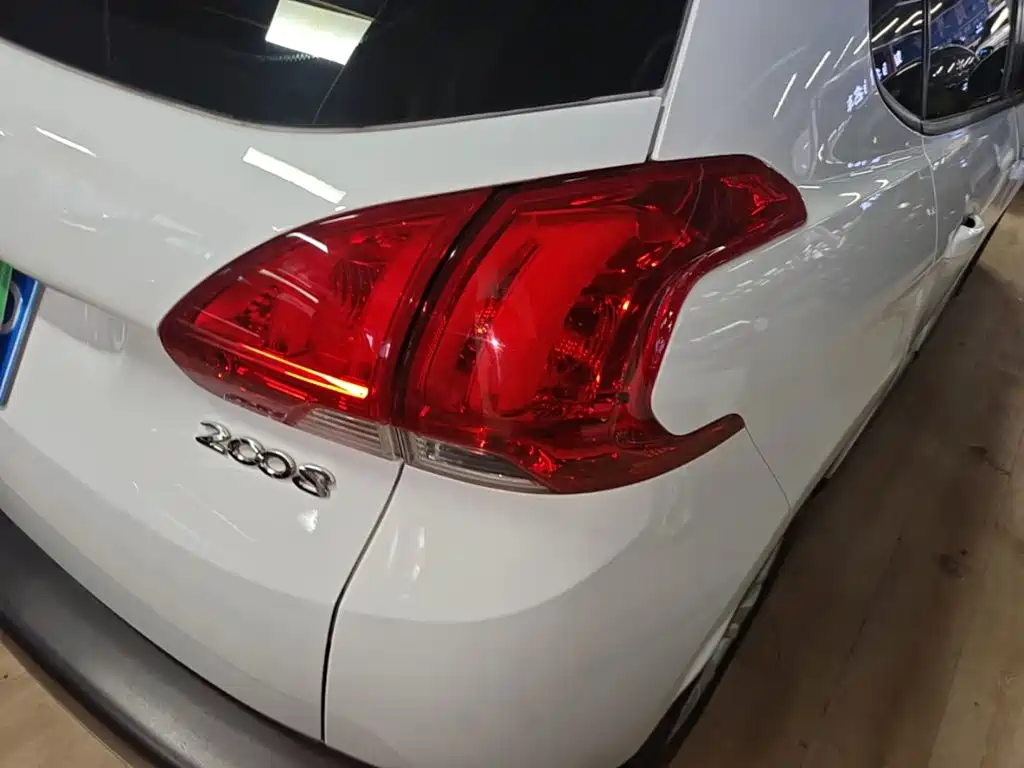 Peugeot 2008 — миниатюра 8