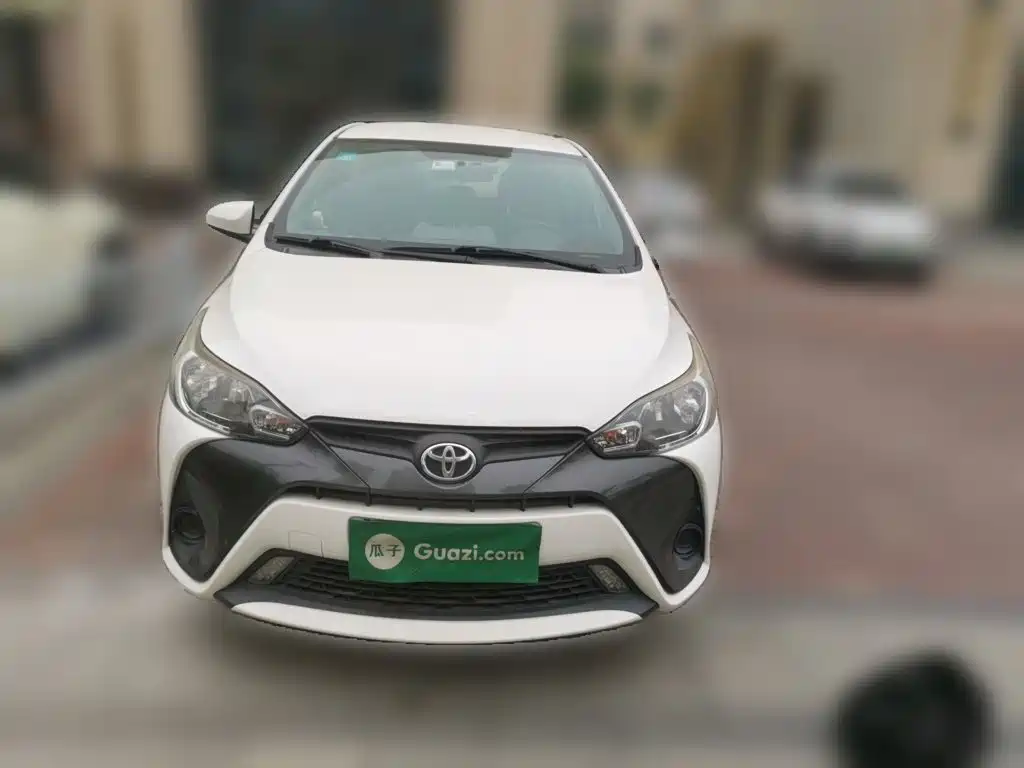 Toyota Yaris L — миниатюра 2