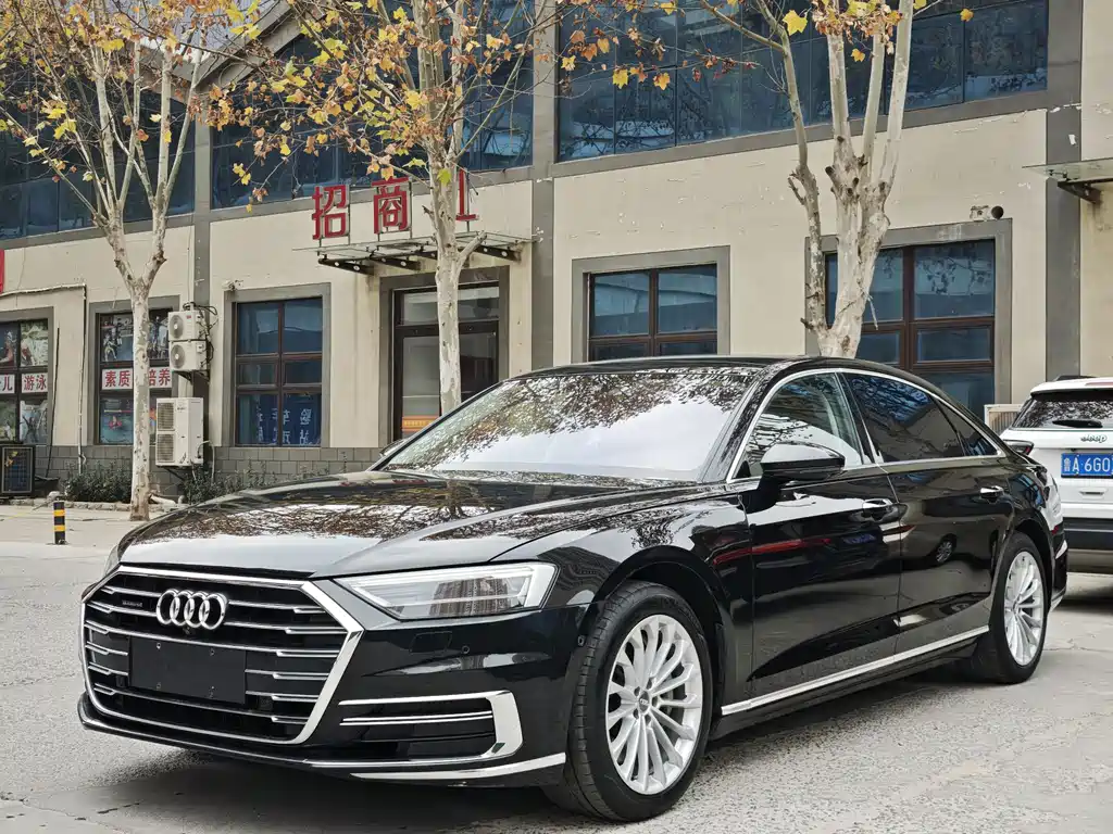 AUDI A8