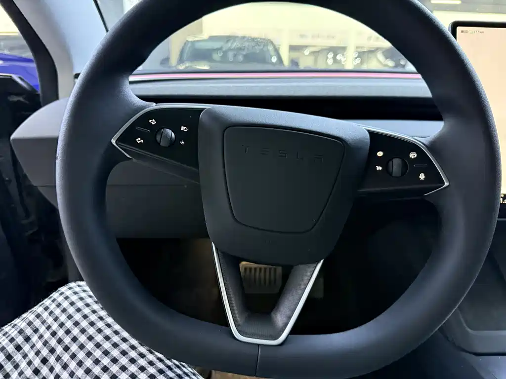 Tesla Model 3 — фотографии объявления, Фото 15