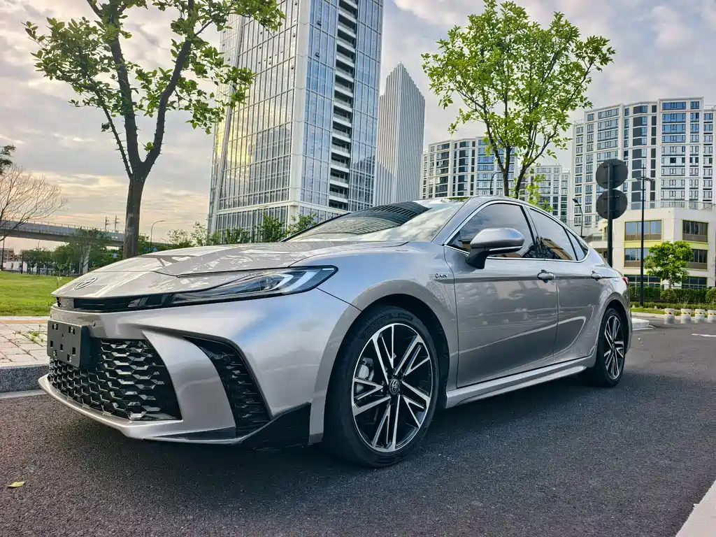 Toyota Camry 2025