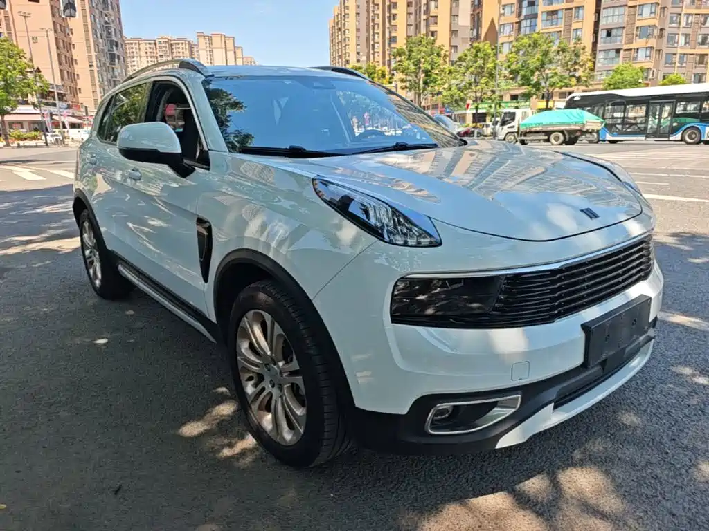 Lynk & Co 01 — миниатюра 4