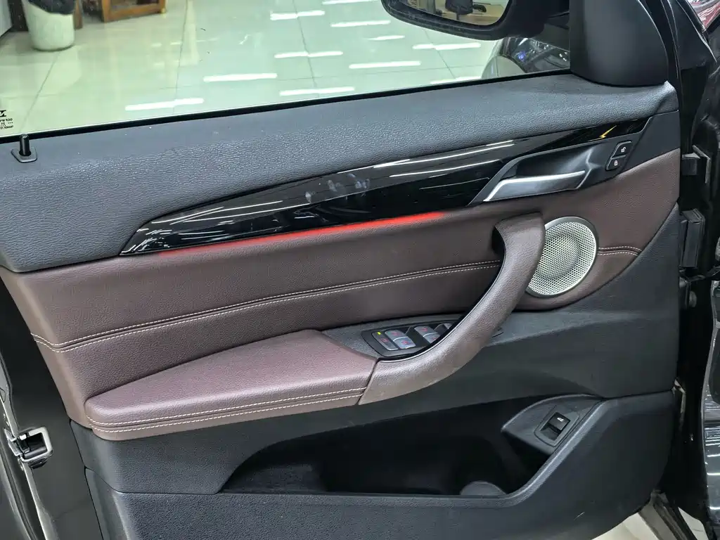 BMW X1 — миниатюра 9