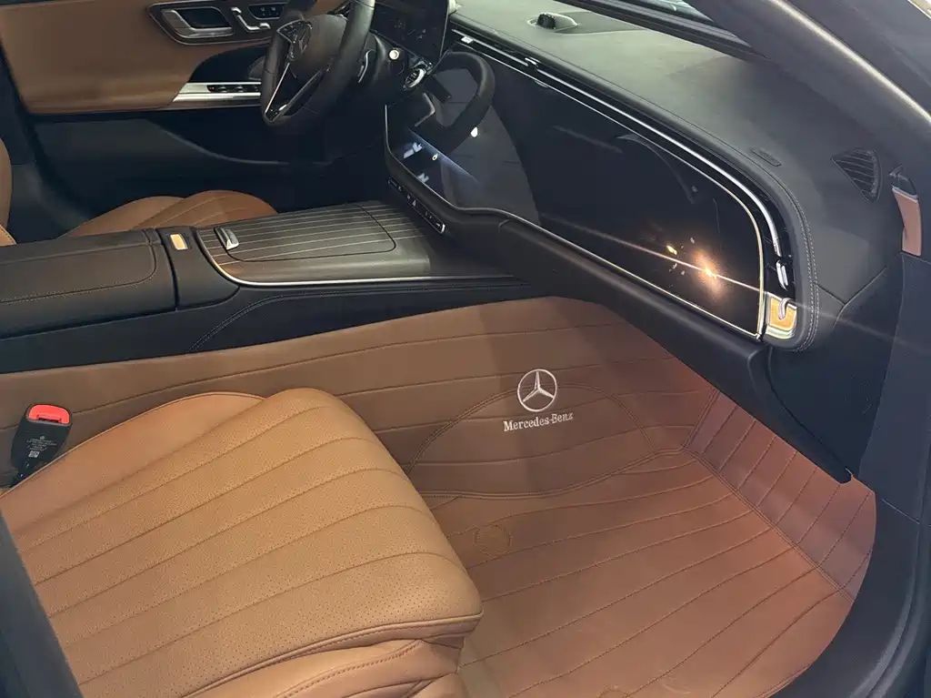 Mercedes-Benz E-Class — миниатюра 12