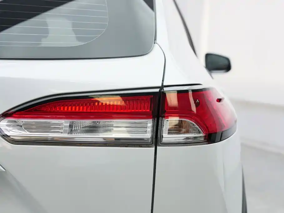 Toyota Corolla Cross — миниатюра 14