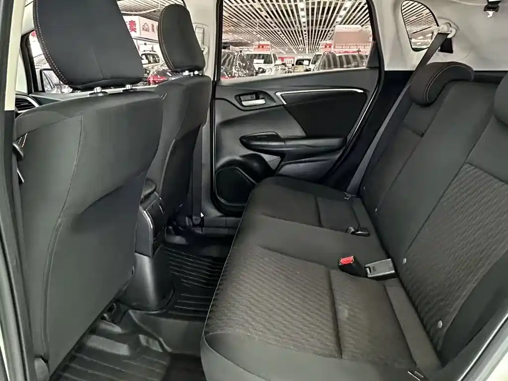 Honda Fit — миниатюра 10