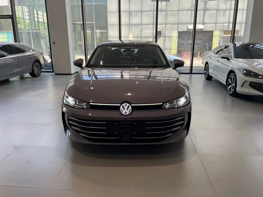 Volkswagen Passat 2025 Pro 380TSI