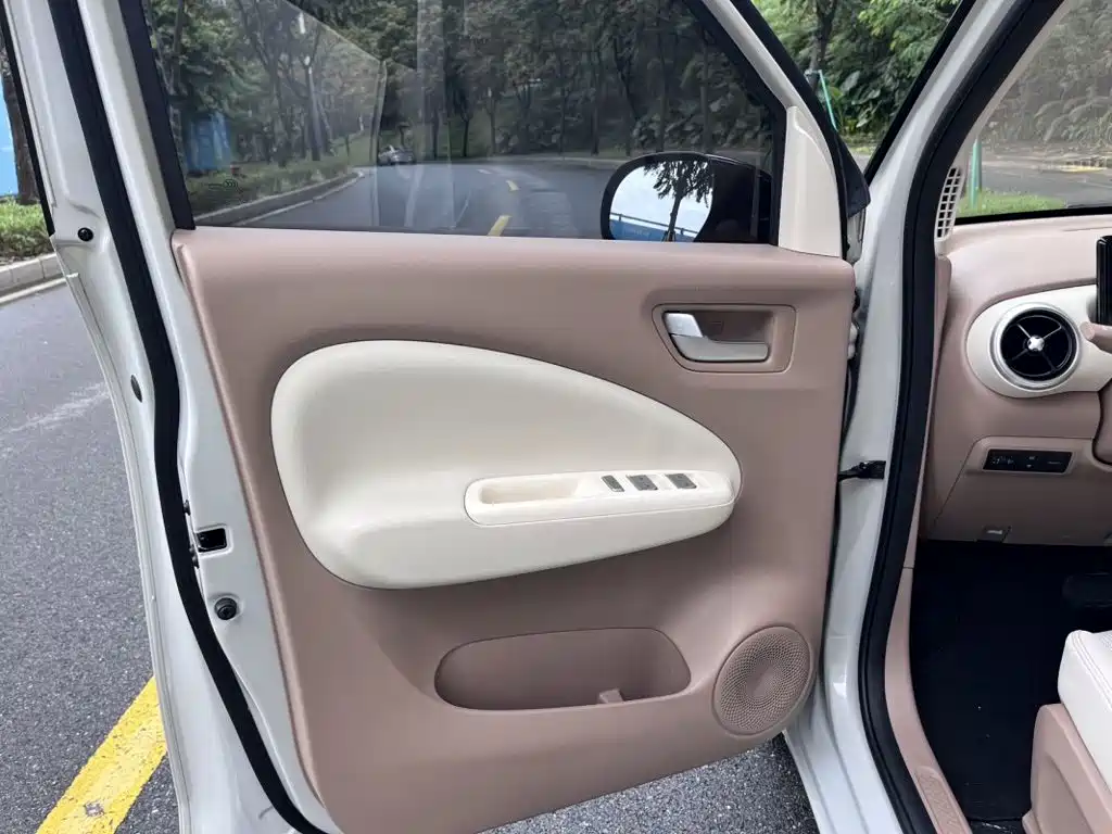 Wuling MINIEV — миниатюра 12