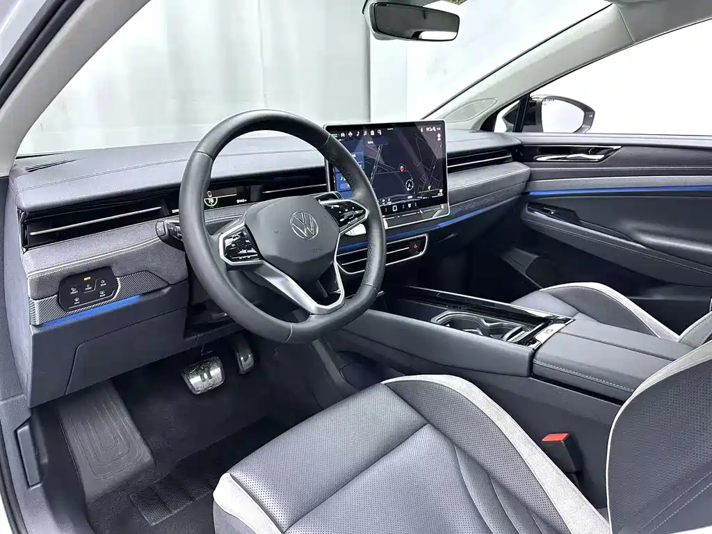 VOLKSWAGEN ID.7 VIZZION