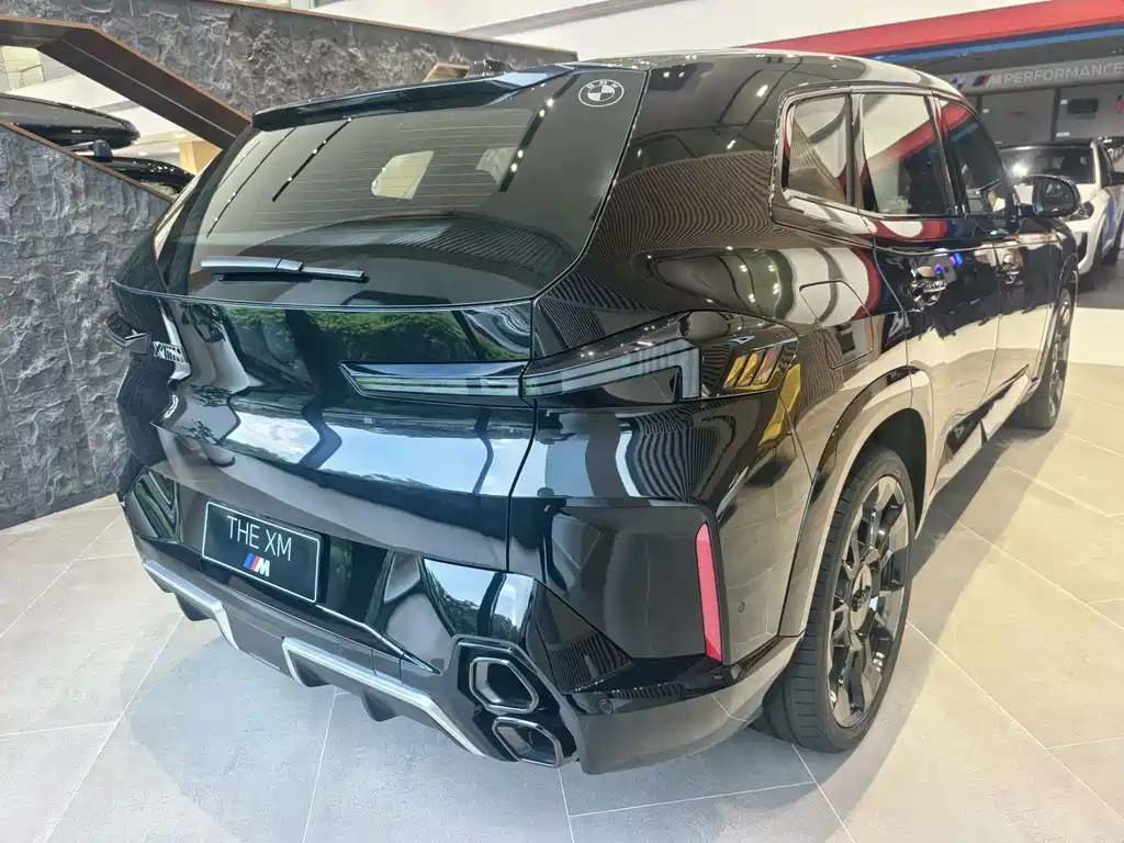 BMW XM — миниатюра 17