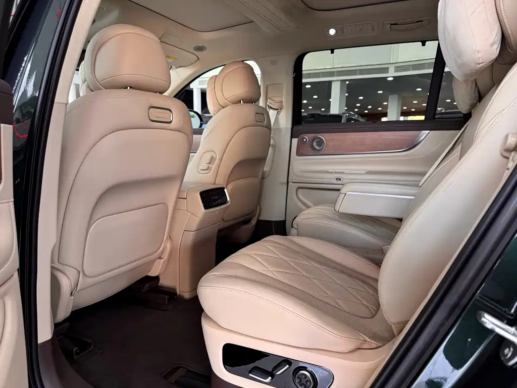 AITO ASK THE WORLD M9