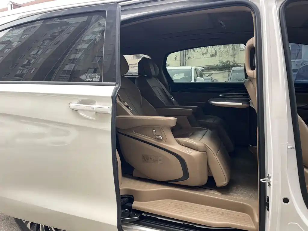 Buick GL8 2020 ES 653T Luxury