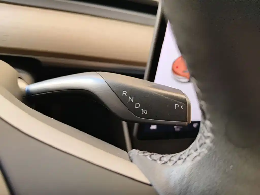 Tesla Model 3 — миниатюра 7