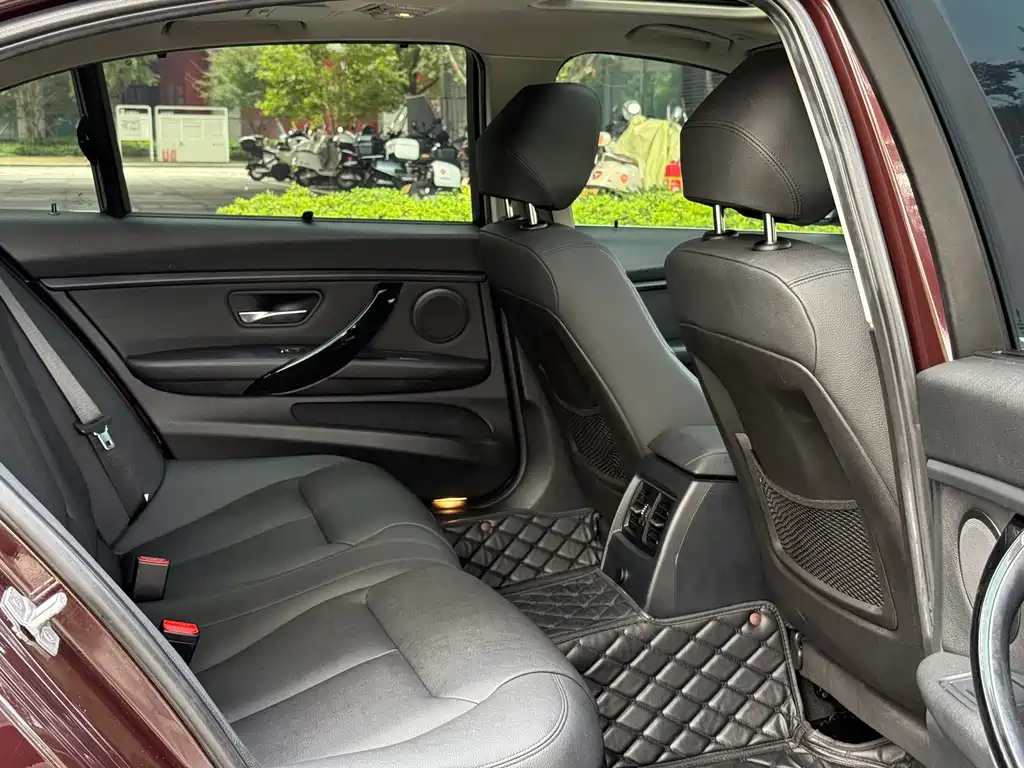 BMW 3 Series — миниатюра 13