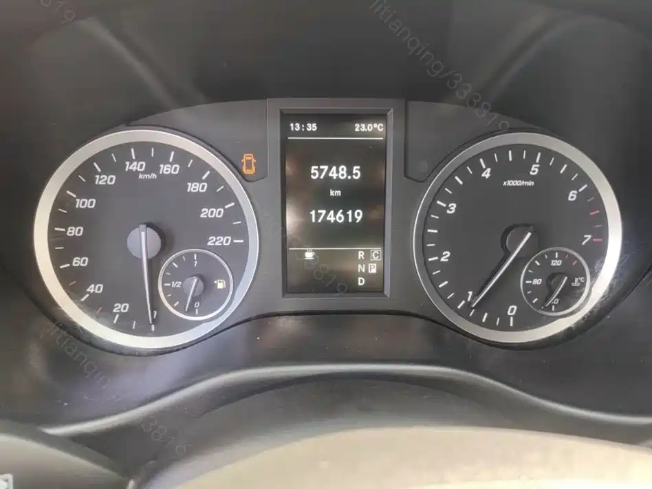 Mercedes-Benz Vito — миниатюра 12