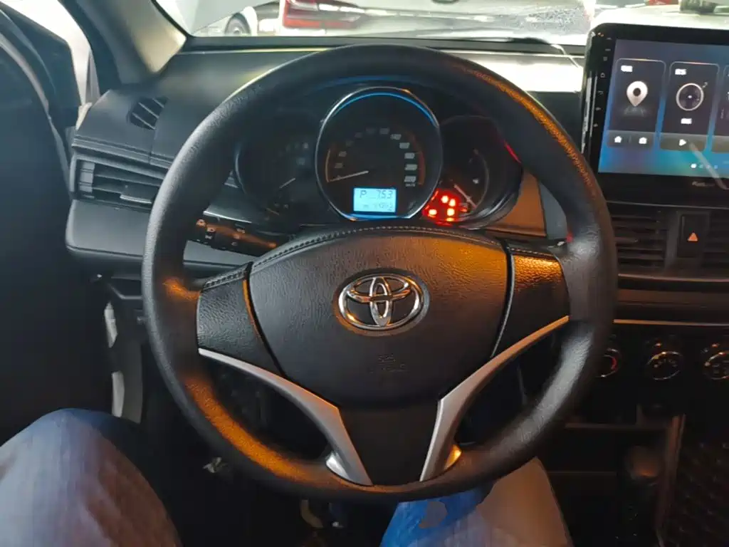 Toyota Yaris L — миниатюра 11