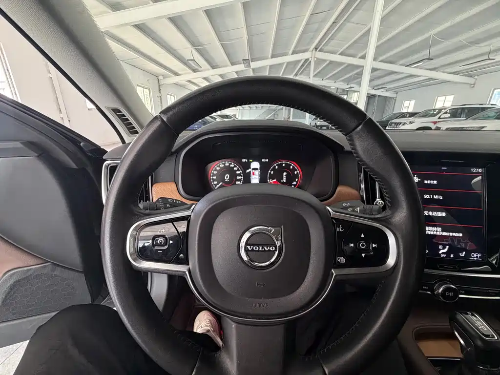 Volvo S90 — миниатюра 10