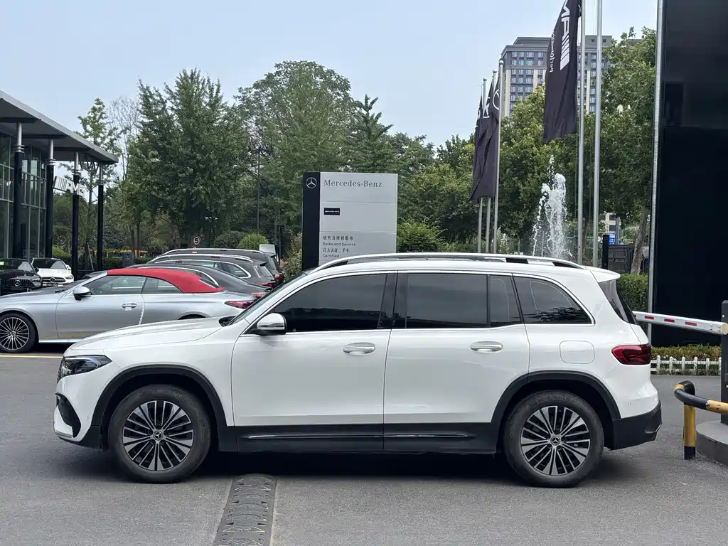 Mercedes-Benz EQB — миниатюра 3