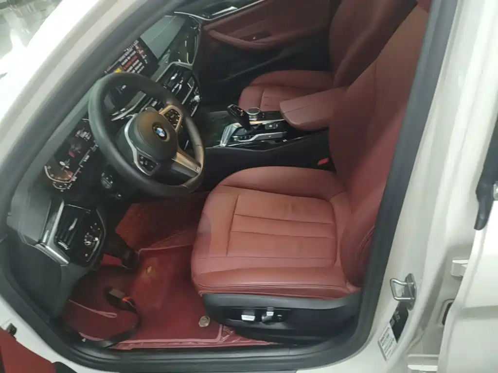 BMW 5 Series — миниатюра 15