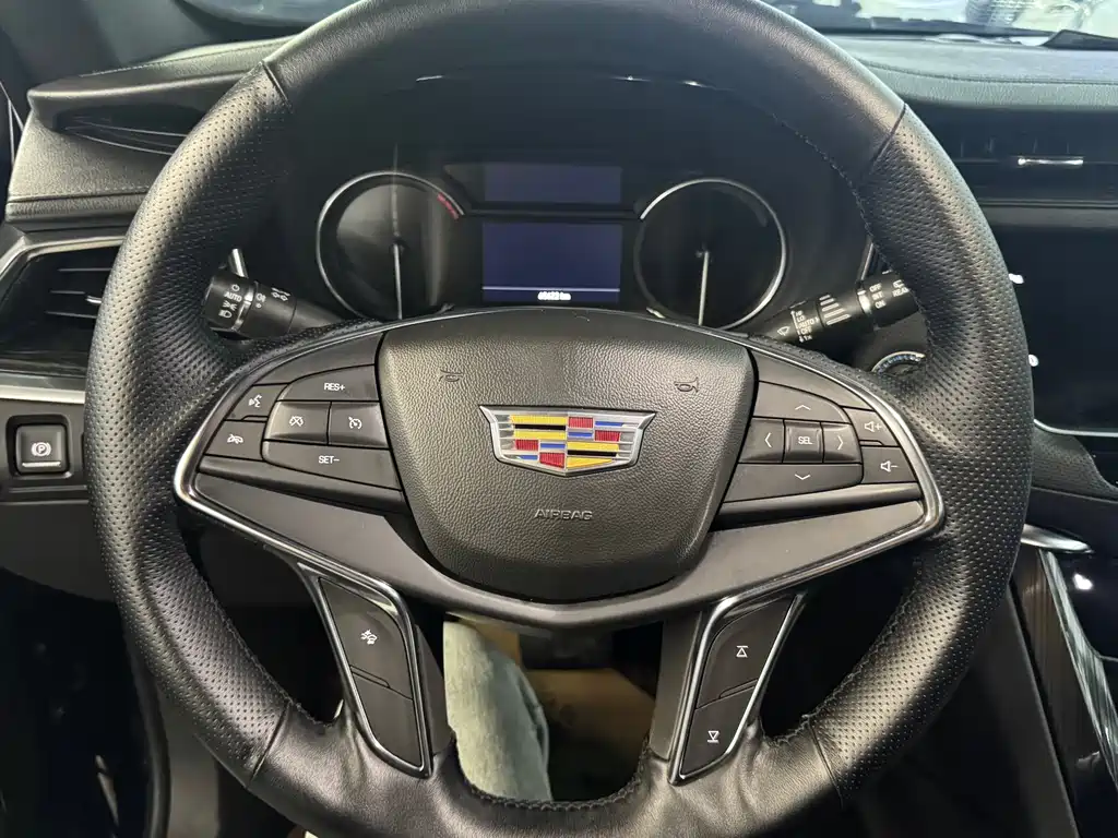 CADILLAC  XT5