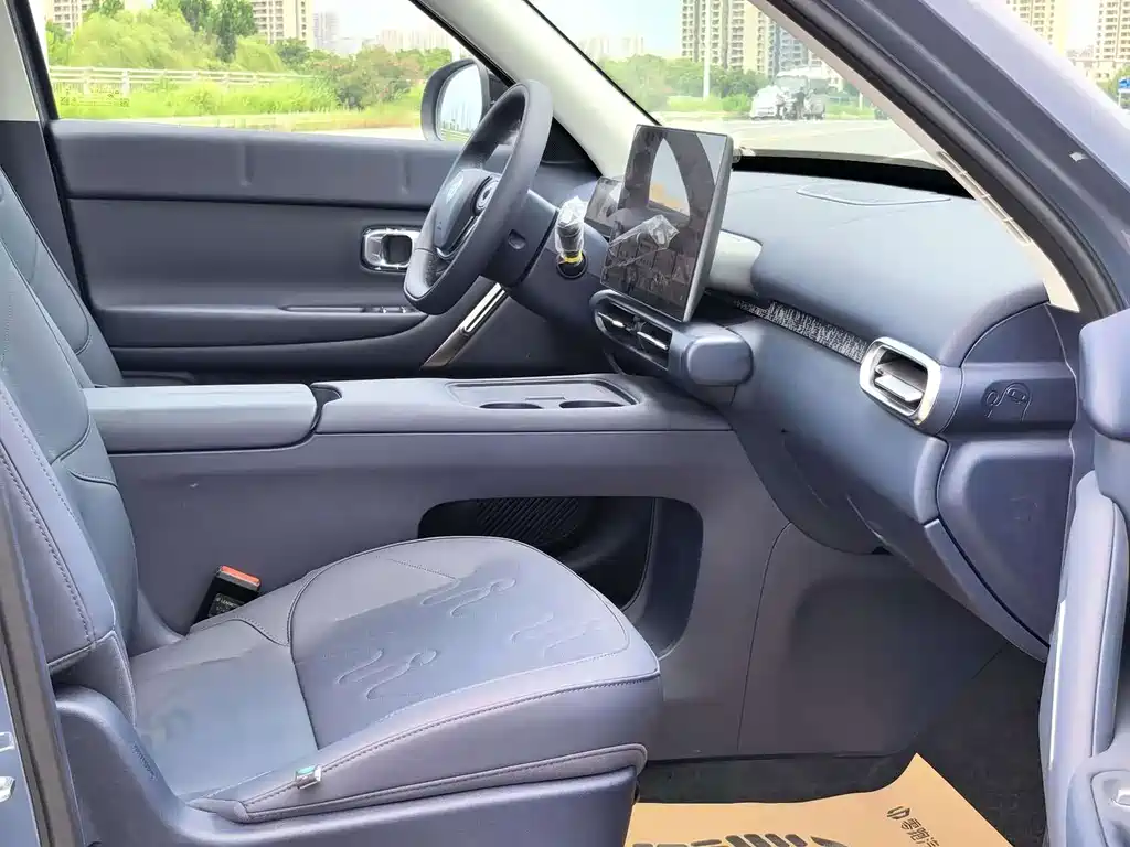 Leapmotor Leapmotor A10 — миниатюра 11
