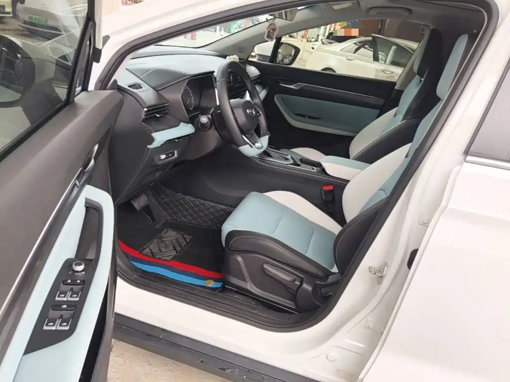 Geely Emgrand S — миниатюра 16