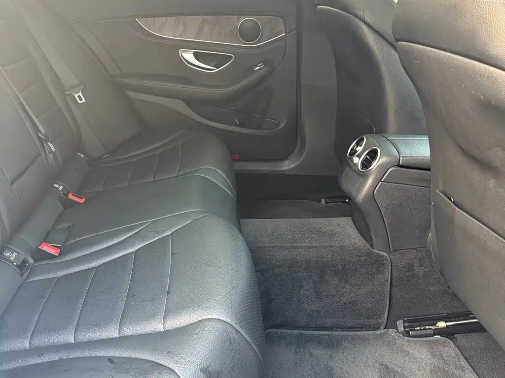 Mercedes-Benz C-Class — миниатюра 7