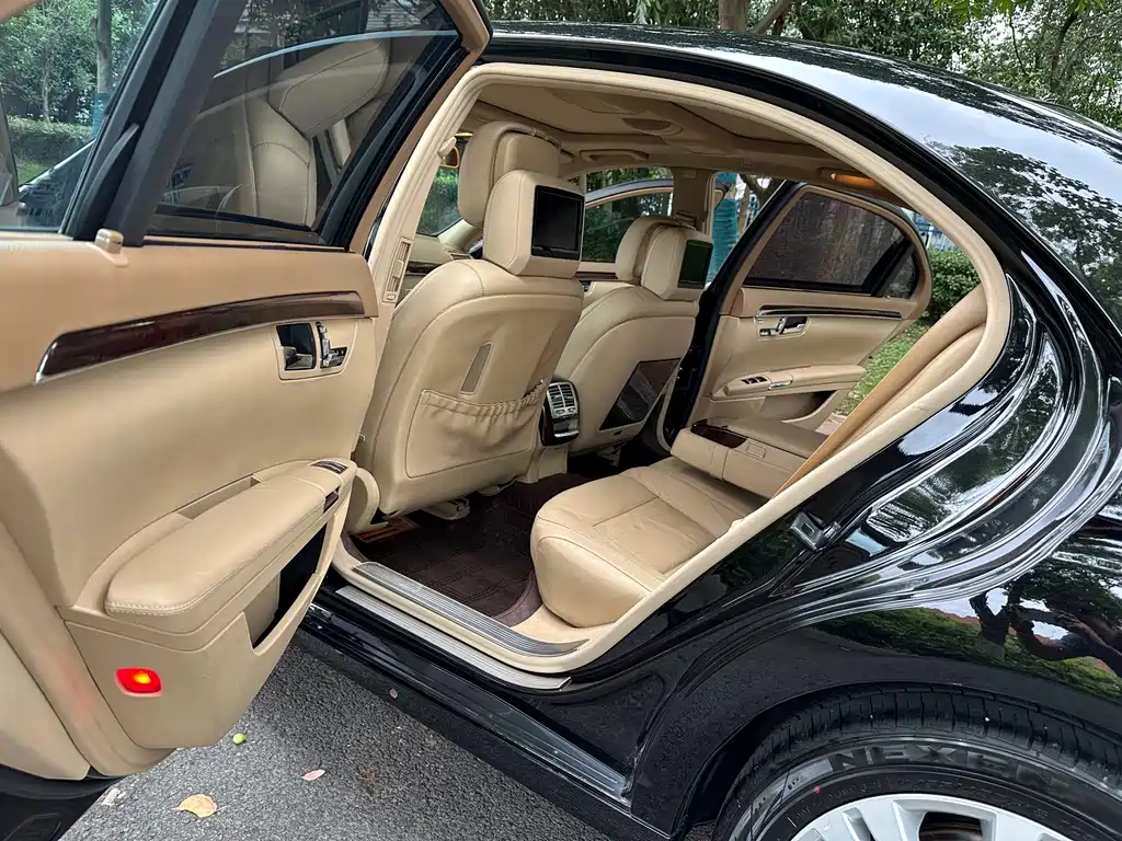 Mercedes-Benz S-Class — миниатюра 12