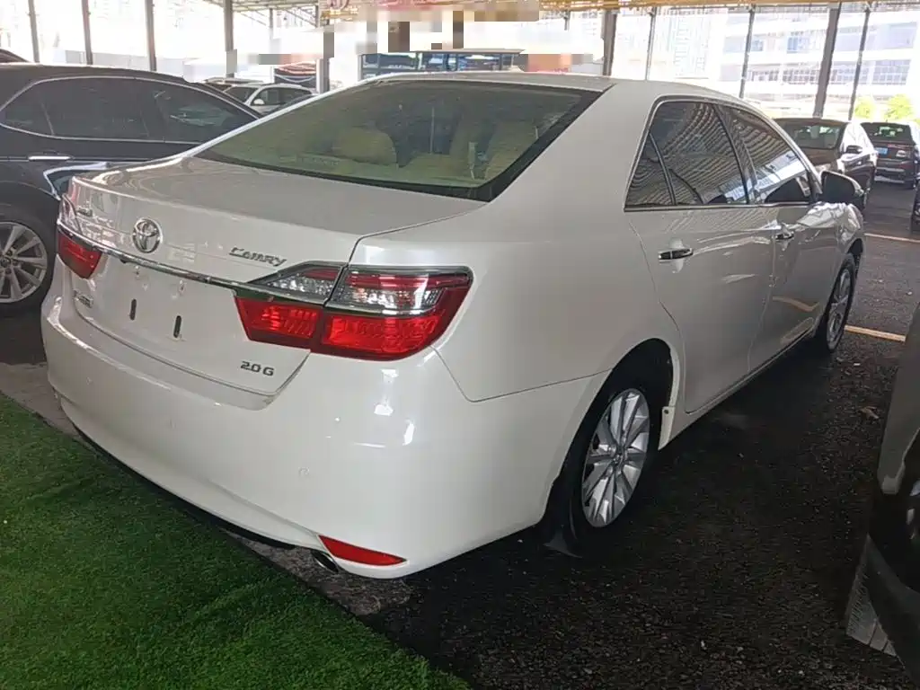 Toyota Camry 2015 2.0G Lead