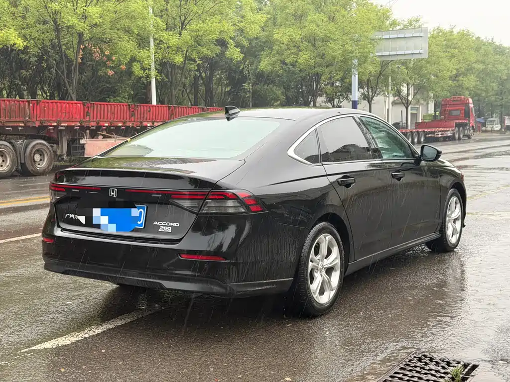 Honda Accord — миниатюра 7