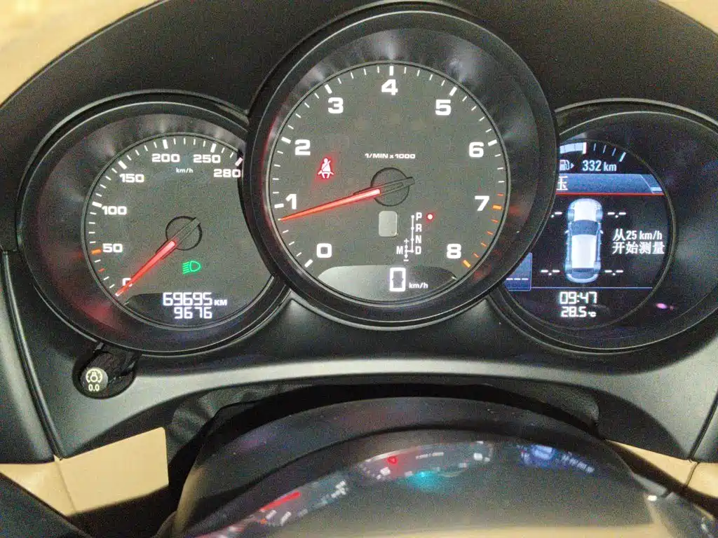Porsche Macan — миниатюра 5
