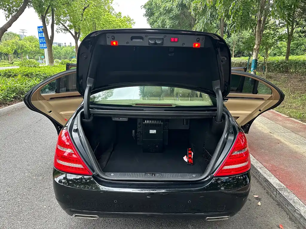 Mercedes-Benz S-Class — миниатюра 10