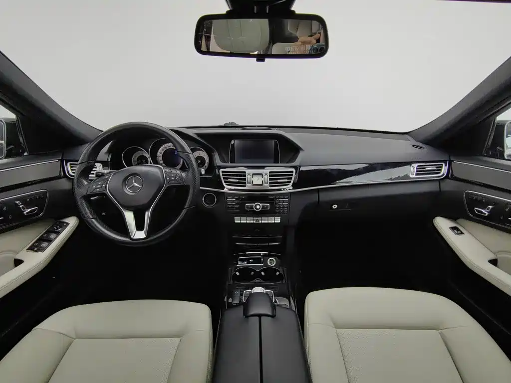 Mercedes-Benz E-Class — миниатюра 5