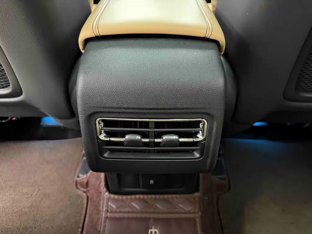 Lincoln Corsair — миниатюра 15