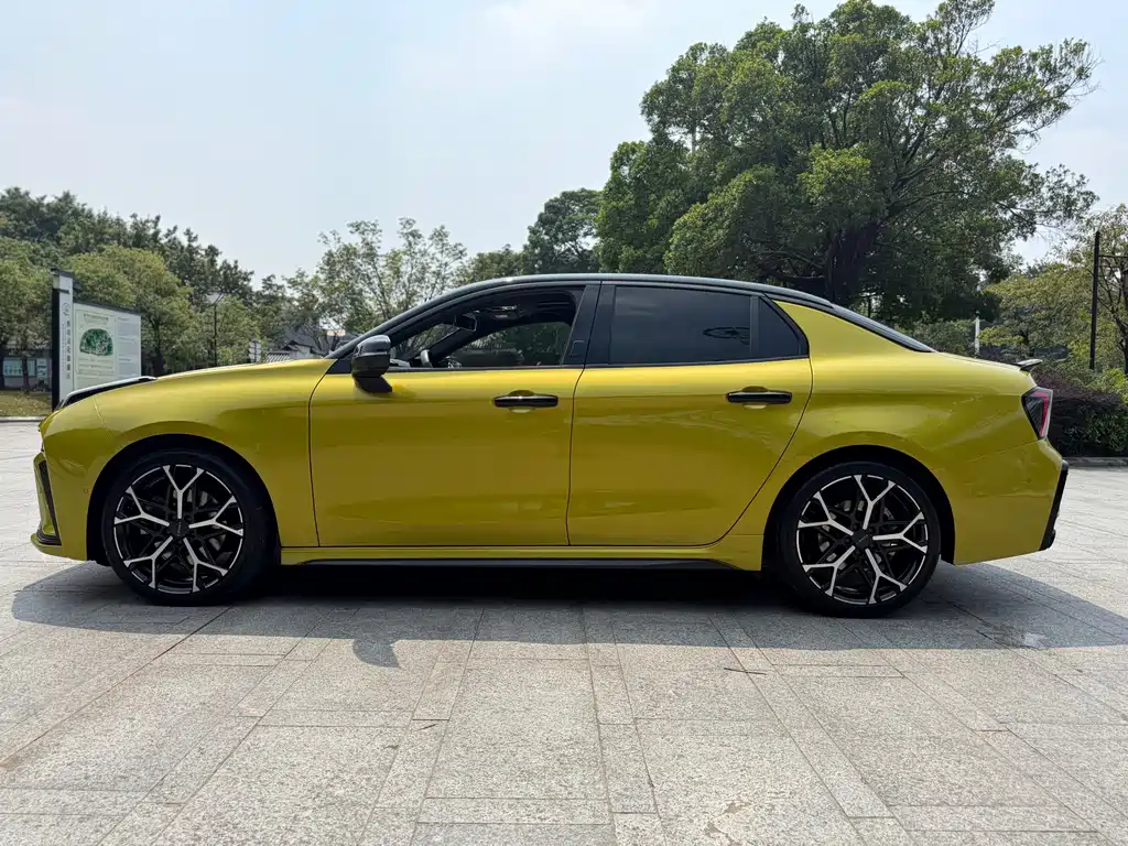 Lynk & Co 03 — миниатюра 8