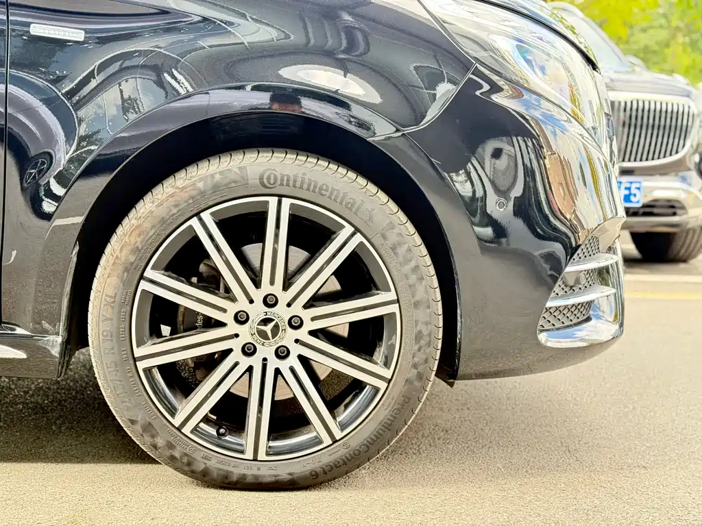 Mercedes-Benz V-Class — миниатюра 13